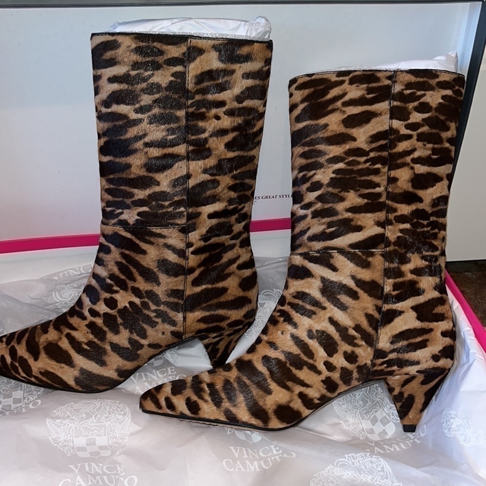 Leopard print calf hair sassy sexy kitten heel boot Vince Camuto NEW 6 $159 orig
